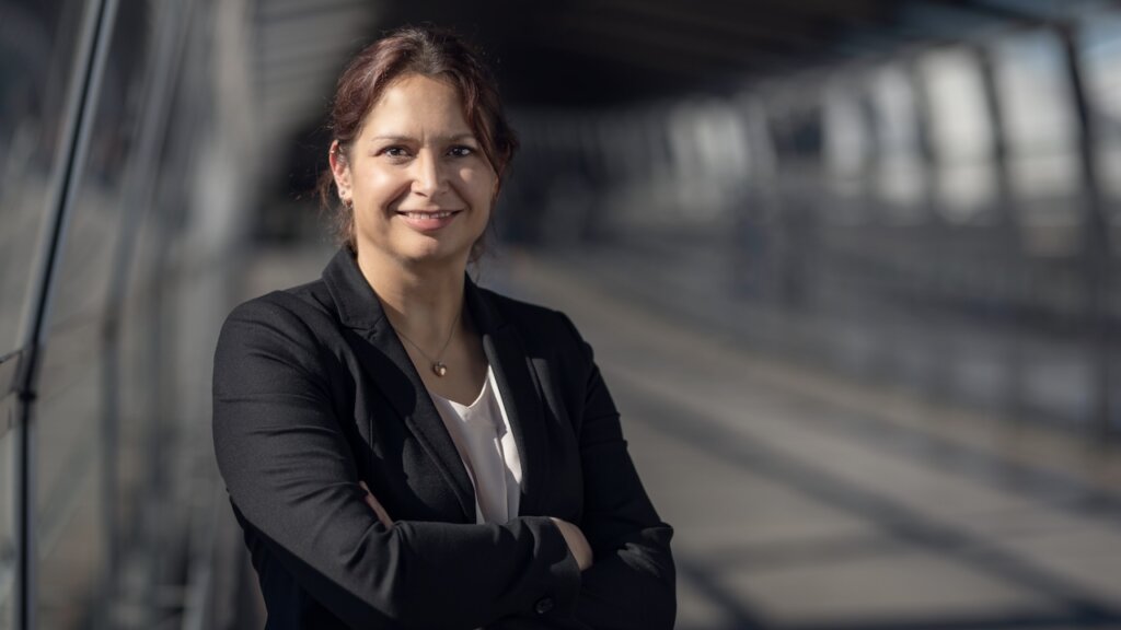 Nadine Riederer, Avision