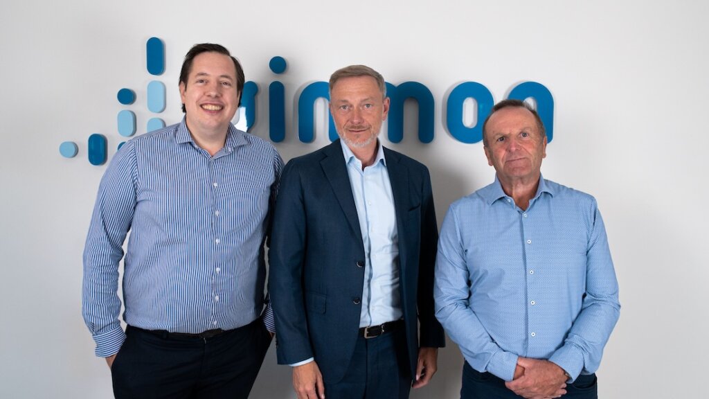 Ginmon Führungsriege Lars Reiner (li.) und Ulrich Bauer (re.) zusammen mit Christian Lindner