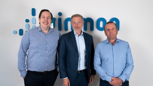 Ginmon Führungsriege Lars Reiner (li.) und Ulrich Bauer (re.) zusammen mit Christian Lindner