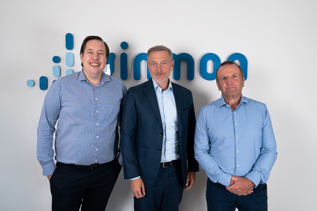 Ginmon Führungsriege Lars Reiner (li.) und Ulrich Bauer (re.) zusammen mit Christian Lindner