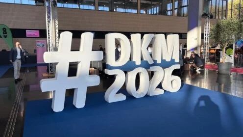 DKM-Logo-Aufsteller auf der Messe in Dortmund 2026